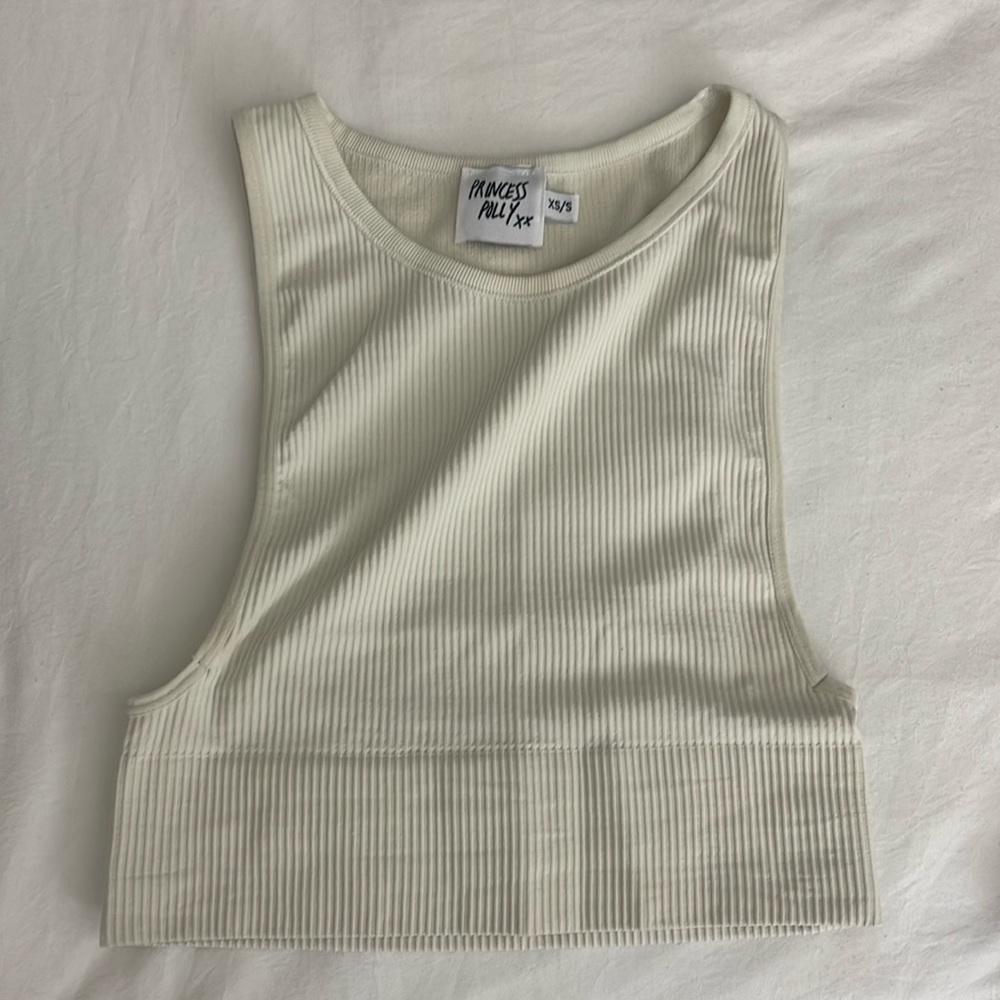 Cropped white low on the sides top